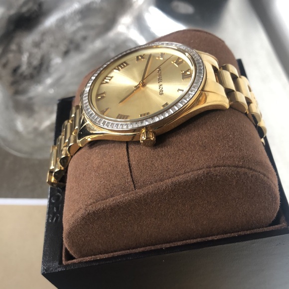 Michael Kors Unisex Gold Watch - Picture 4 of 6